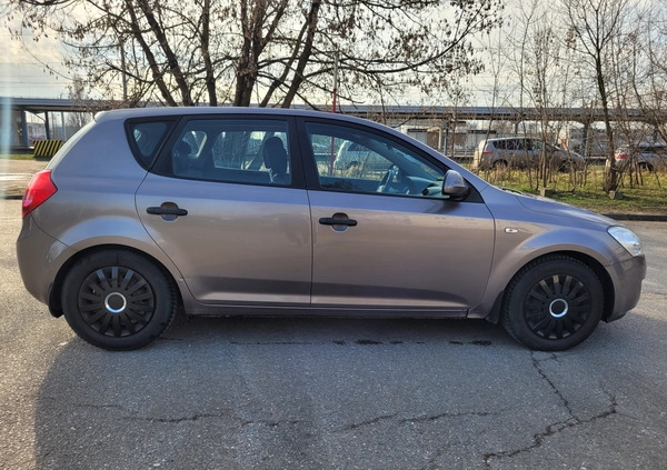 Kia Ceed cena 12900 przebieg: 192000, rok produkcji 2009 z Warszawa małe 301